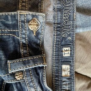 Miss me size 31 mid rise boot cut.